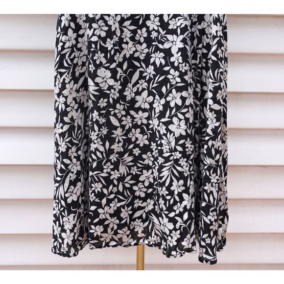 Old Navy Black Tropical Floral Fit and Flare Dress - Picture 5 of 8